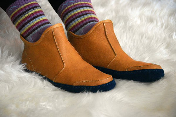 Vermont House Shoes®: Hi-Top - Tan - on sheepskin